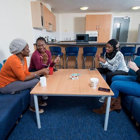 West Park Summer Campus Dundee Bagian luar foto